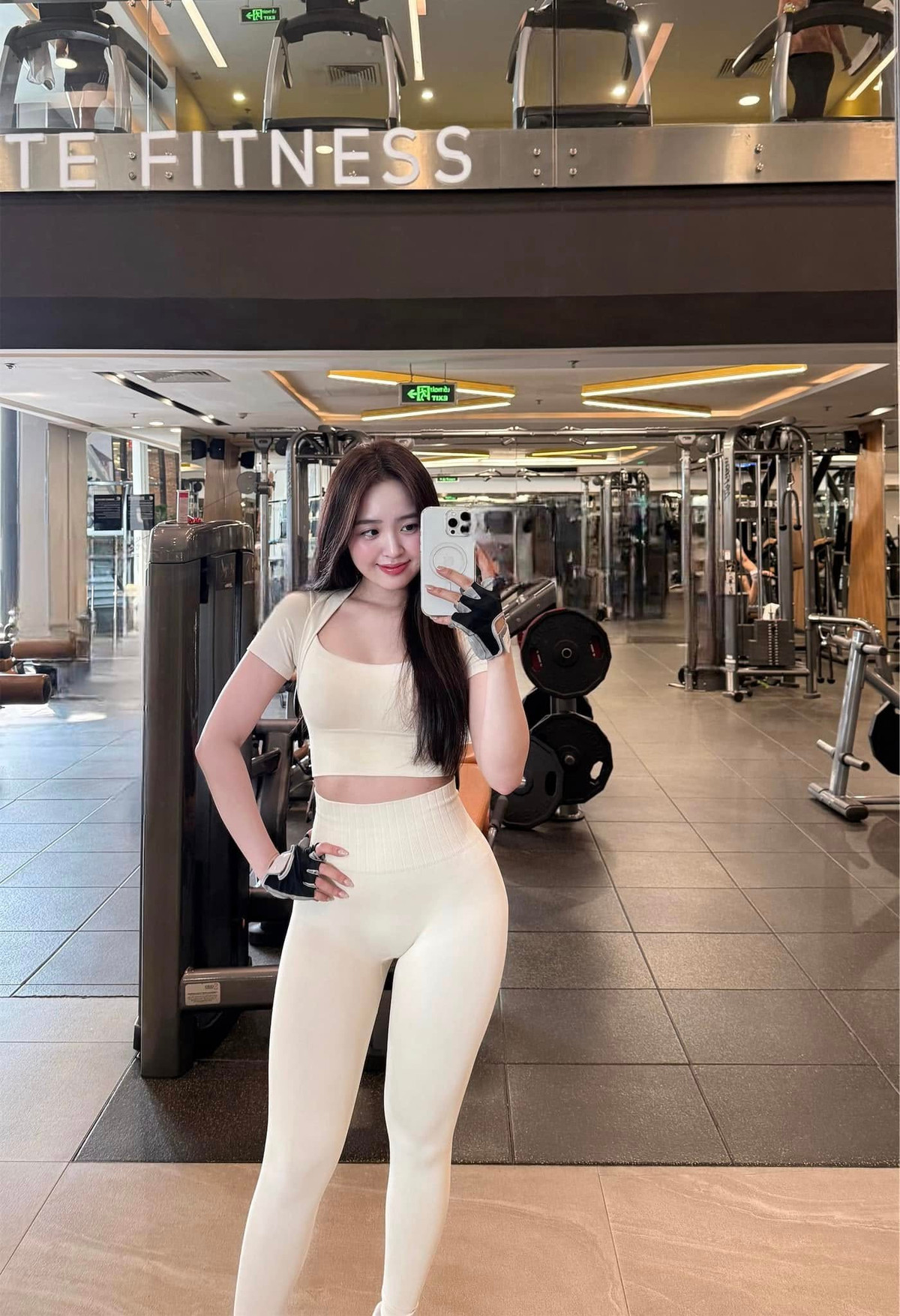 Trước đây, cô nàng theo đuổi phong cách sexy, thường chia sẻ những shoot hình gợi cảm trên mạng xã hội và nhận được lượt tương tác cực lớn.