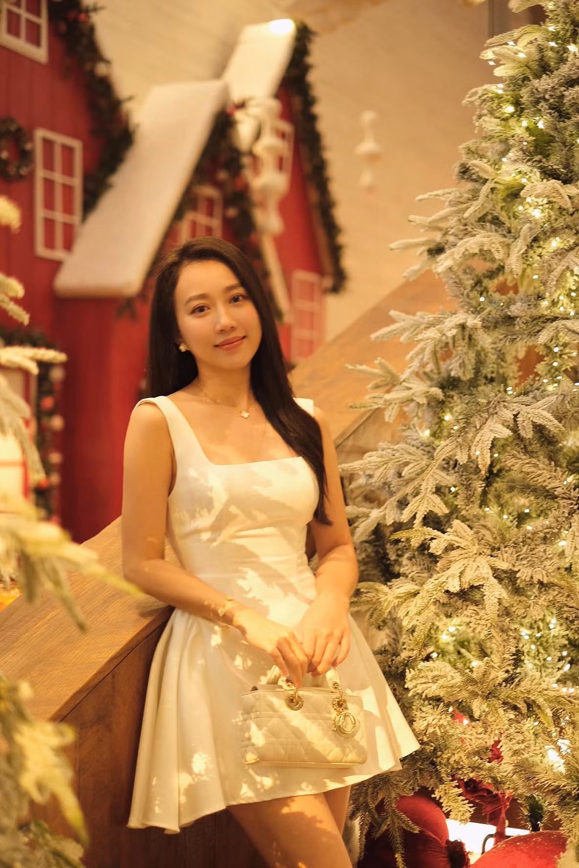 Chia sẻ về lý do tan vỡ, Tiến Linh cho rằng mối quan hệ của mình gặp nhiều vấn đề, và tình cảm của cả 2 chưa đủ nhiều để tiến xa hơn, tuy nhiên cả 2 vẫn xem nhau là bạn.