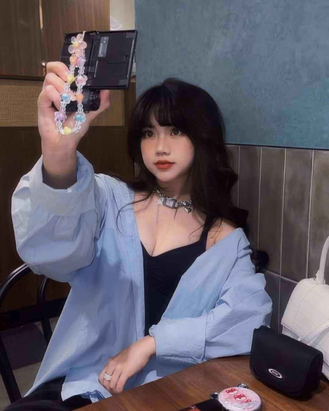 Cô cũng góp mặt trong MV của B Ray với vai trò nữ chính.