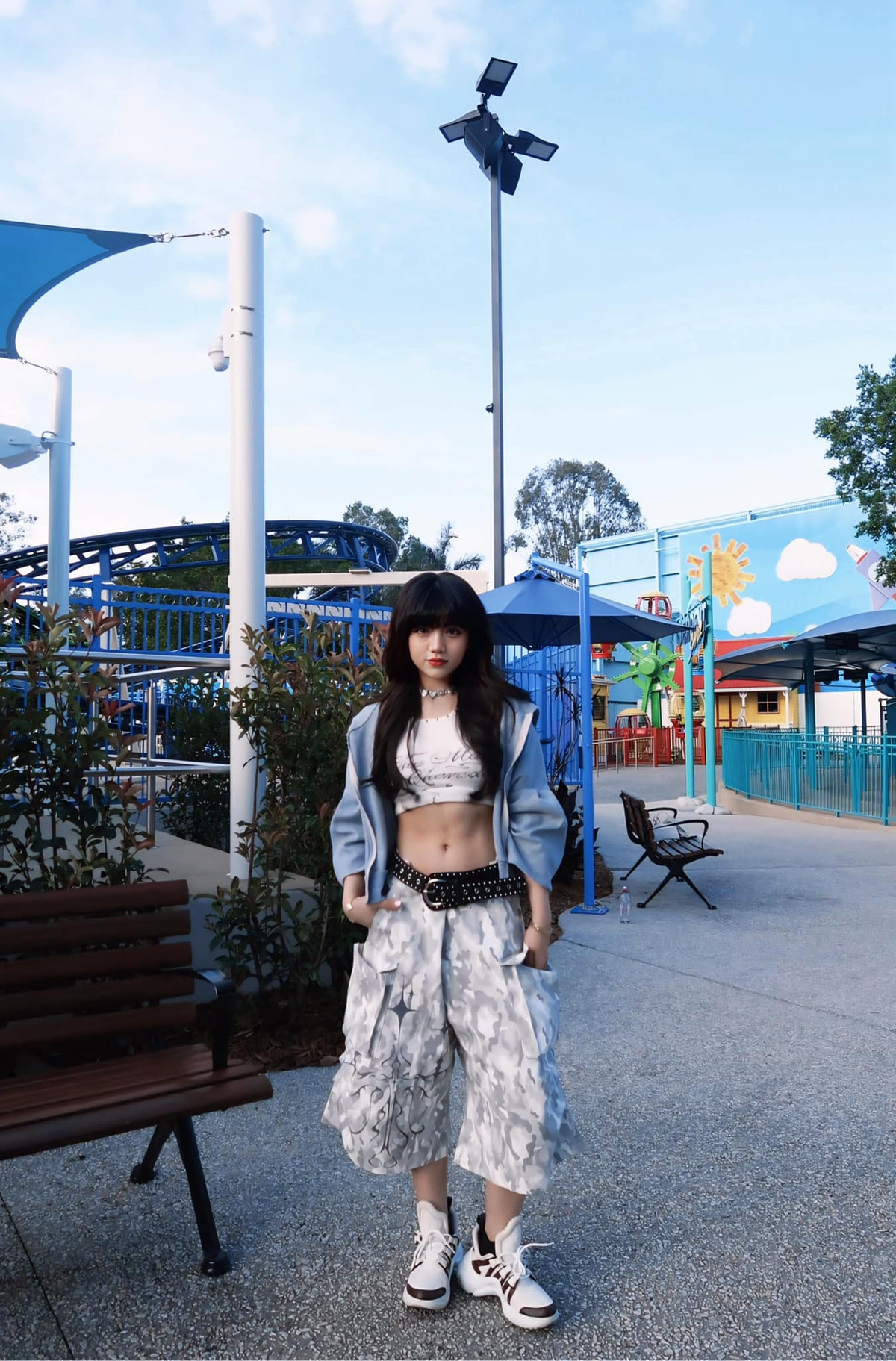 Nhờ lợi thế về ngoại hình, cô nàng trở thành mẫu ảnh có tiếng tại TP.HCM.