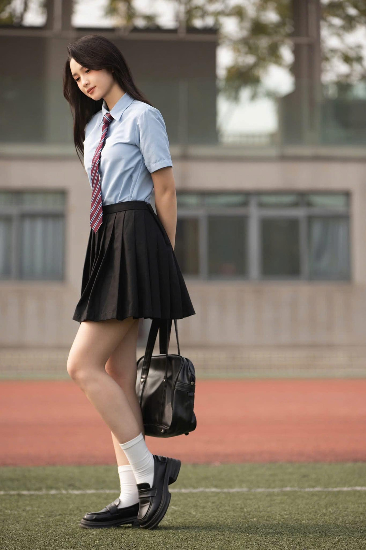 Sau khi tốt nghiệp đại học, Ngọc Ánh vừa đi làm, vừa học thạc sĩ. Cô học ngành Marketing &amp; Sale tại trường đại học Paris patheon Sorbone I (Pháp). Thời điểm năm 2022, Ngọc Ánh là thạc sĩ trẻ tuổi nhất đỗ vào khóa học và lịch sử đào tạo của chương trình.