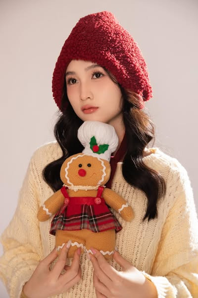 Quá trình học tập tại cả Pháp và Trung Quốc đã giúp Lê Thị Ngọc Ánh có được một hành trang kiến thức vô cùng phong phú. Từ những buổi làm việc nhóm đa văn hóa sôi động tại Paris cho đến những giờ giảng chuyên sâu tại các trường đại học danh tiếng ở Nam Kinh, cô nàng đã tích lũy được những kinh nghiệm quý báu, mở rộng tầm nhìn và hiểu biết về thế giới.