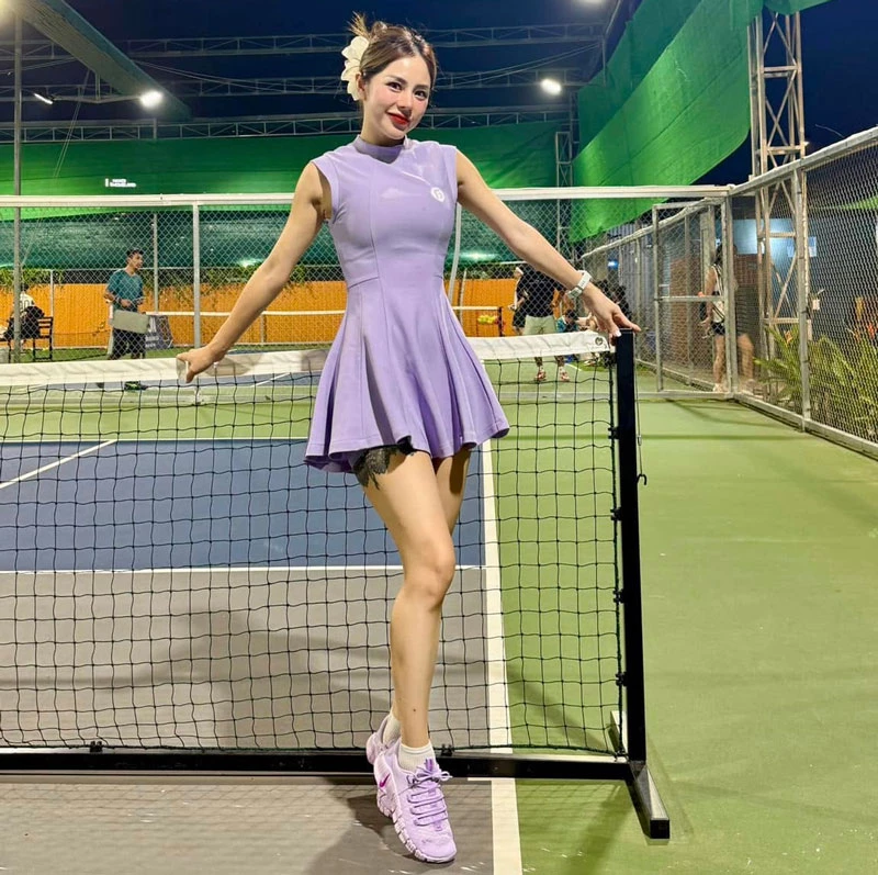 Ngày 25/4 vừa qua nữ MC chính thức đăng ký kết hôn với tình trẻ kém 6 tuổi Huỳnh Anh và nhận được nhiều lời chúc phúc từ bạn bè, khán giả.