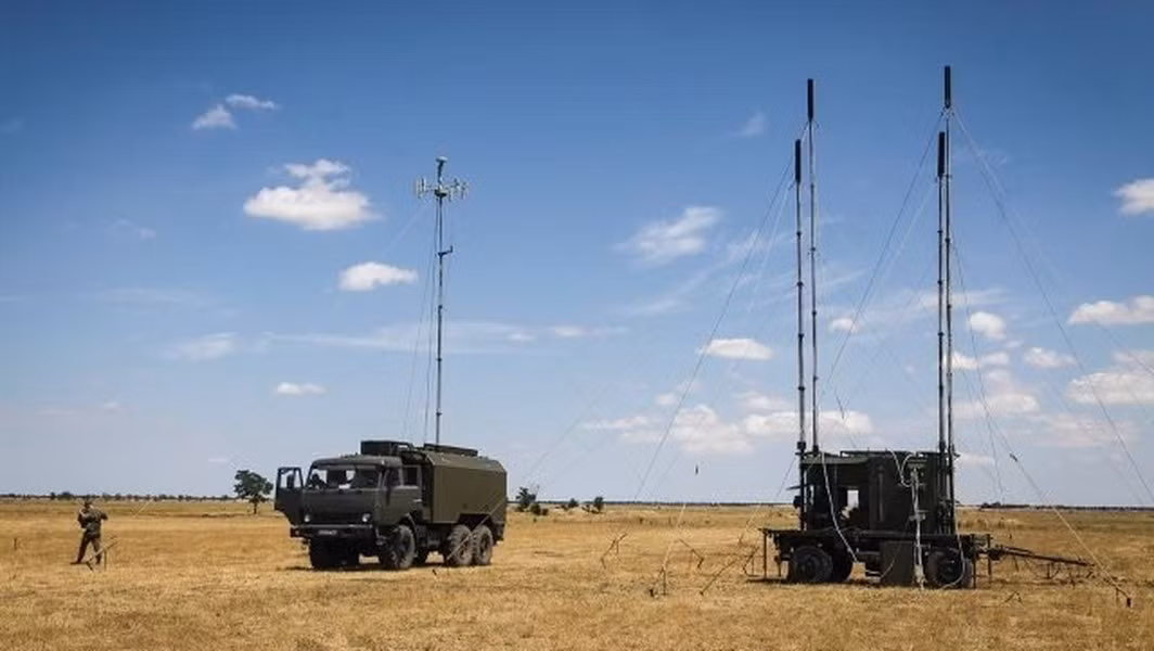 Ý kiến này của ông Ritter được xác nhận trên các ấn phẩm truyền thông phương Tây. Ví dụ, tờ báo Mỹ The New York Times đã viết về việc Lực lượng Vũ trang Nga trấn áp thành công máy bay không người lái của Ukraine bằng EW.