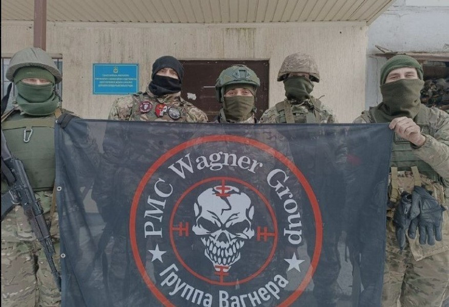 Nhưng theo ông Kirill Semenov, các quốc gia phương Tây đang cố gắng sử dụng một cách tiếp cận hoàn toàn khác, họ đang cố gắng đẩy Nga ra khỏi Libya, hoặc cố kéo Moskva vào cuộc xung đột mới.