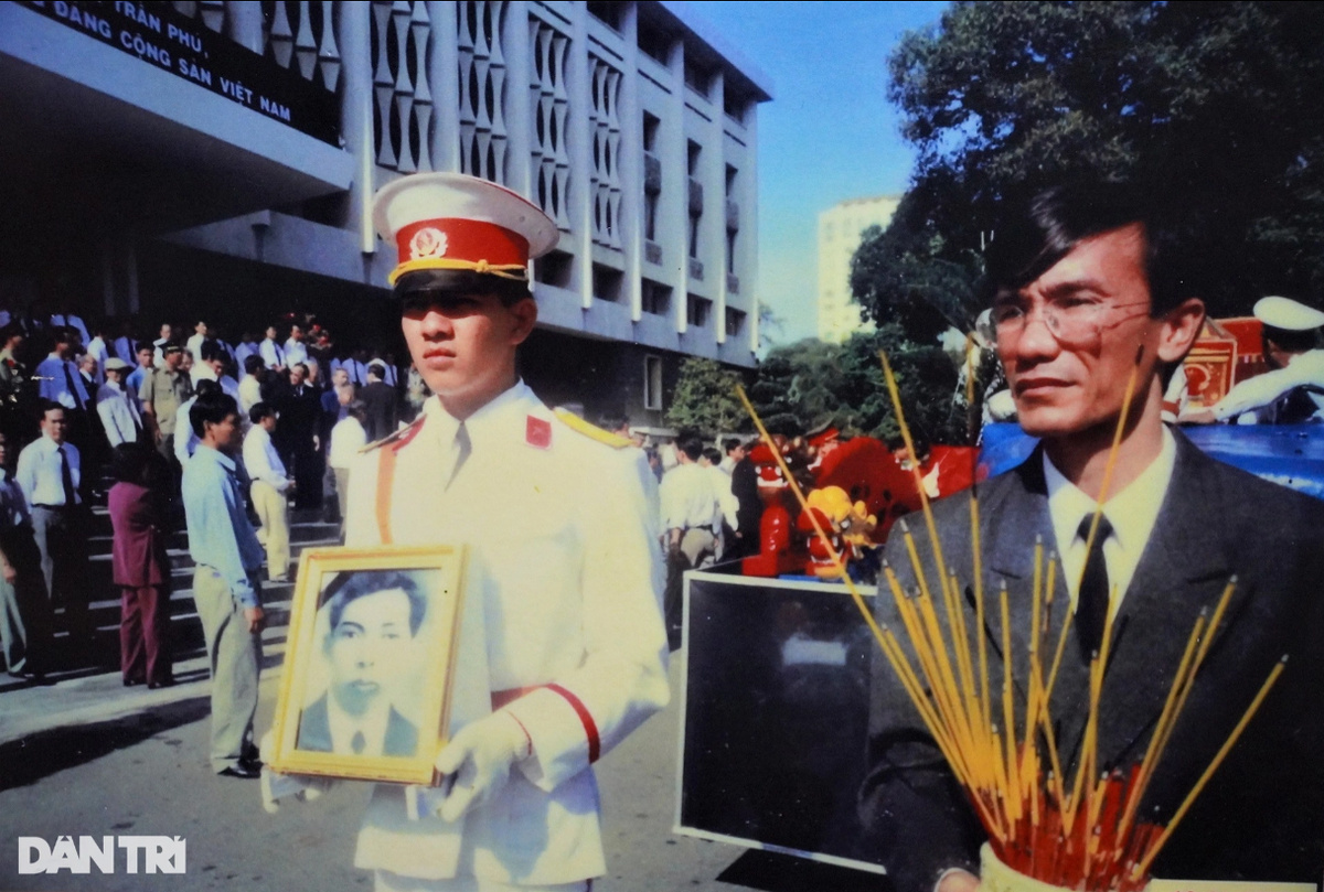 Ngày 12/1/1999, Đảng và Nhà nước tổ chức trọng thể Lễ truy điệu cố Tổng Bí thư Trần Phú tại TPHCM và di dời hài cốt của ông về an táng tại núi Quần Hội, xã Tùng Ảnh, huyện Đức Thọ, Hà Tĩnh.