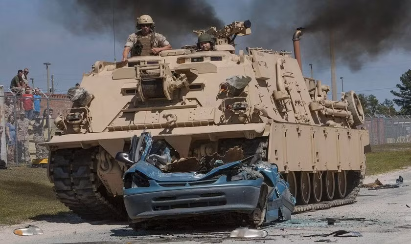 M88A2 Hercules được phát triển trên cơ sở xe tăng M60 và được coi là phương tiện chủ lực không chỉ trong Quân đội Mỹ, mà còn trong lực lượng quân đội của hơn 20 quốc gia khác. Với khả năng kéo phương tiện nặng tới 80 tấn và nâng các vật thể có trọng lượng 35 tấn, M88A2 Hercules được xem là "cứu tinh" của xe tăng Mỹ trên chiến trường.