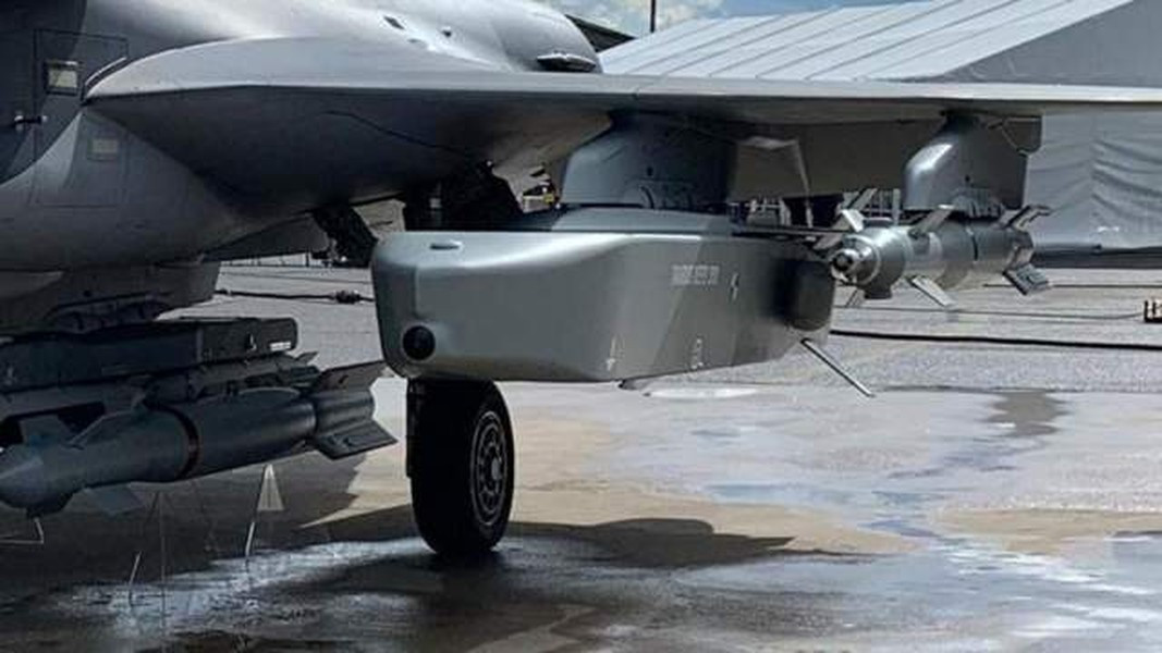 "Theo tôi hiểu, Thủ tướng Scholz nói rằng Đức không phải là một cường quốc hạt nhân và đây là hệ thống vũ khí mạnh nhất mà họ sở hữu, và ông ấy không thể bảo vệ đất nước của mình nếu không có những tên lửa hành trình này", ông Zelensky nói.