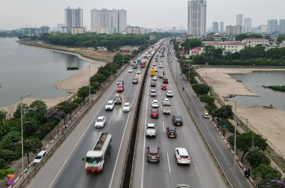 Vành đai 3 hướng vào trung tâm thời điểm 16h30, lượng phương tiện đổ về khá đông đúc, nhưng không xảy ra ùn tắc.
