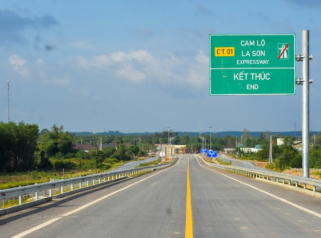 Can 7.000 ty mo rong cao toc Cam Lo len 4 lan xe
