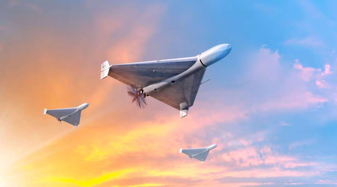 Trước kia vai trò này được giao cho UAV cảm tử Cube hay Lancet kích thước nhỏ hơn, còn chiếc Geran-2 có tầm bay xa và trọng lượng đầu đạn lớn sẽ chịu trách nhiệm đánh phá những mục tiêu phía sau tuyến liên lạc.