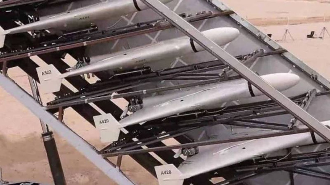 Cải tiến trên giúp xác định vị trí của UAV, thông tin thực tế về việc tiêu diệt mục tiêu, vùng áp chế và một vài thông số quan trọng khác. Dữ liệu được truyền trực tiếp qua mạng di động theo thời gian thực.