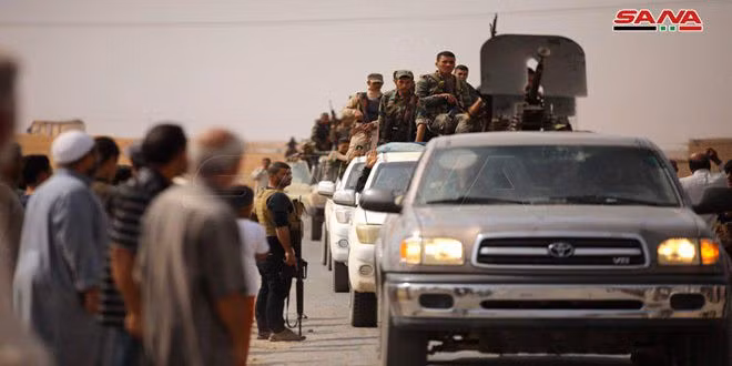 Mặc dù quân đội chính phủ đã rút lui nhưng Lực lượng Dân chủ Syria (SDF) do người Kurd lãnh đạo đã tìm cách đẩy lùi cuộc tấn công của NSA và chiếm lại nhiều vị trí trong thị trấn.