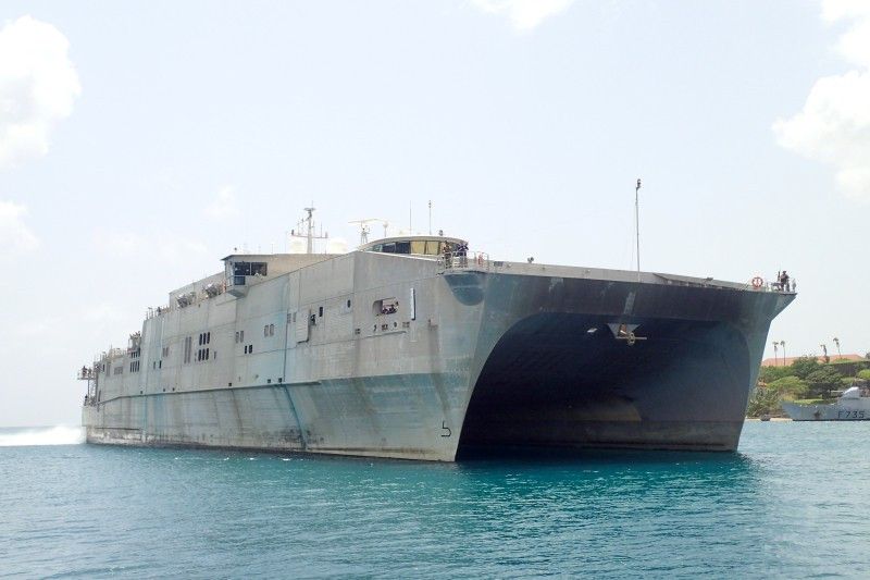 Với khả năng vận tải 600 tấn hàng hóa hoặc 312 binh sĩ với trang bị đầy đủ, tàu là phương tiện đổ bộ tốc độ cao rất nguy hiểm của Hải quân Mỹ.