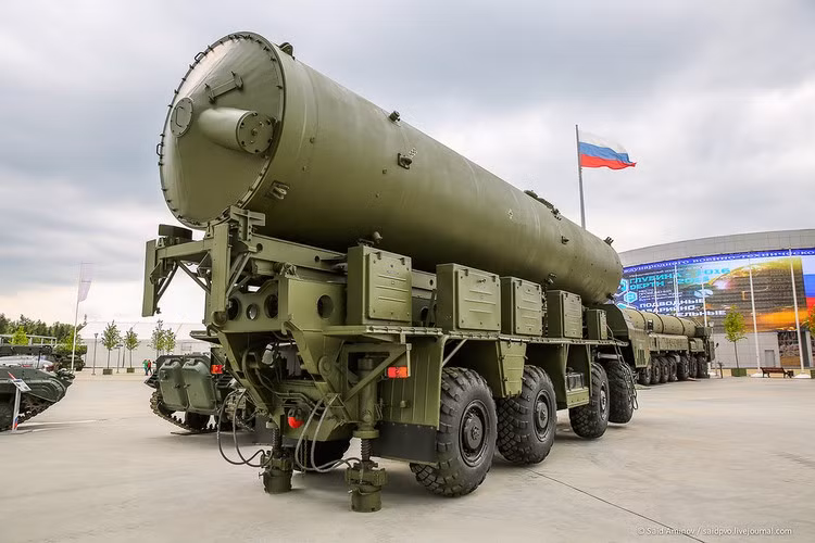 Radar Don-2N có thể phát hiện các mục tiêu tên lửa đạn đạo, xác định tọa độ của chúng, phân tích thành phần của các mục tiêu lớn và phức tạp; đồng thời cung cấp thông tin cho các tên lửa đánh chặn. Don-2N có thể đồng thời cung cấp tín hiệu tình báo radar trong phạm vi phủ sóng cách vài nghìn km.