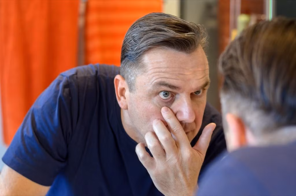 Nếu bạn nhận thấy bất kỳ hiện tượng vàng da nào, vàng mắt và/hoặc da, thì đó có thể là dấu hiệu cảnh báo ung thư tuyến tụy.