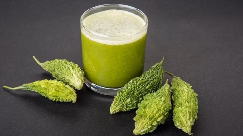 Nước ép mướp đắng có thể kiểm soát bệnh tiểu đường một cách tự nhiên. Ảnh: tgdd.