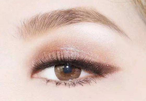 4 mẹo trang điểm cực hot giúp bạn trẻ ra chục tuổi - Hình 4 4 meo trang diem cuc hot giup ban tre ra chuc tuoi-Hinh-4