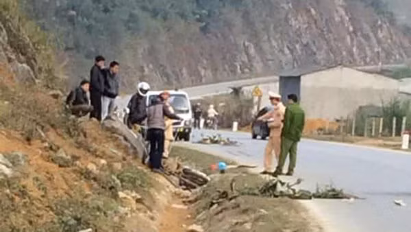 Di choi Tay Bac, hai phuot thu gap nan tong vao ta luy chet tham