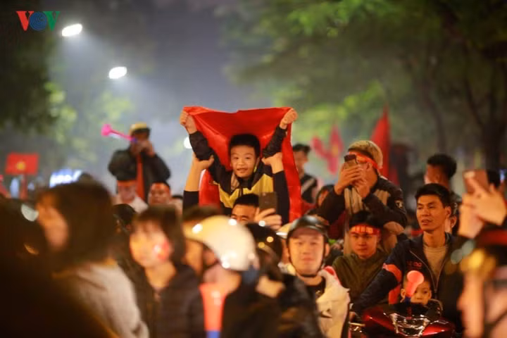 ĐT Việt Nam giành vé vào bán kết AFF Cup 2018 một cách thuyết phục, khiến NHM cực kỳ hài lòng.