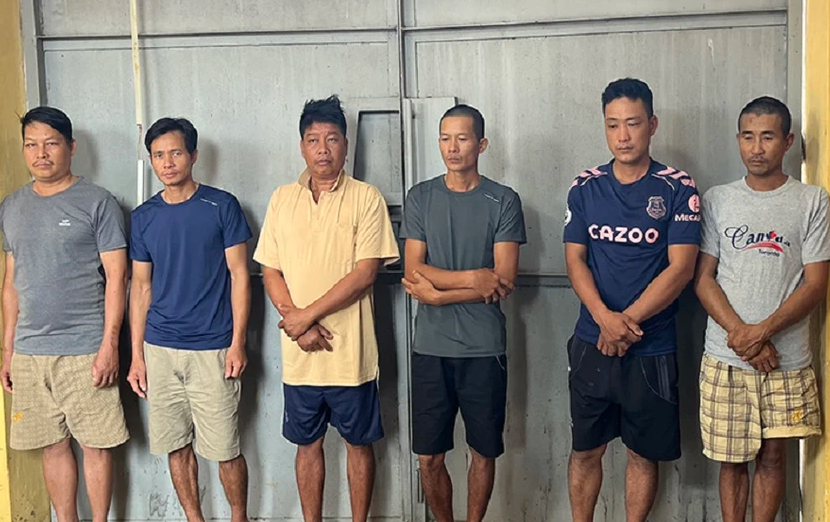  6 lâm tặc đánh 3 kiểm lâm Vườn quốc gia Cát Tiên bị khởi tố: Ngày 15/3, Công an huyện Tân Phú, tỉnh Đồng Nai, đã ra quyết định khởi tố bị can và bắt tạm giam 6 người để điều tra về tội chống người thi hành công vụ và cố ý gây thương tích. Trước đó, sáng 2/3, tại địa phận Tiểu khu 42 Vườn quốc gia Cát Tiên (thuộc xã Đak Lua, huyện Tân Phú), tổ tuần tra phát hiện một nhóm người săn bắt, vận chuyển trái phép động vật hoang dã nên ngăn chặn. Lúc này, nhóm lâm tặc đã dùng dao, gậy gỗ, bình xịt hơi cay, súng tự chế chống trả gây thương tích cho lực lượng tuần tra để tẩu thoát. Hậu quả khiến nhiều người bị thương.