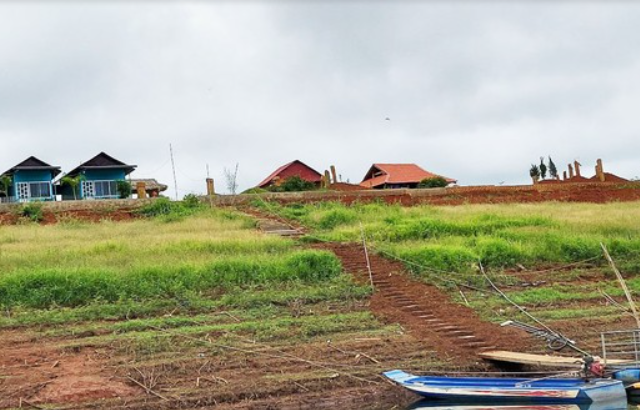 Đến cuối tháng 3/2023, UBND tỉnh giao Sở Tài nguyên và Môi trường phối hợp với các đơn vị liên quan và UBND huyện Di Linh cưỡng chế thực hiện theo quyết định xử phạt đối với Hoàn. Phải đến đầu tháng 10/2023, theo UBND xã Đinh Trang Thượng, toàn bộ công trình vi phạm của "Hoàn Xuyến" mới được tháo dỡ hoàn toàn, tài sản vật dụng được gia đình người này đưa ra khỏi vị trí đất lấn chiếm, tại đây không còn người ở. 