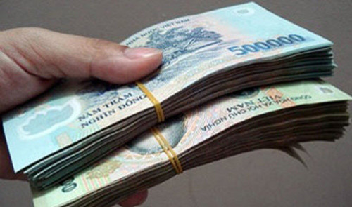 Thế nhưng, số tiền phạt 200 triệu đồng và số lợi bất chính gần 24 triệu đồng vẫn chưa được gia đình "Hoàn Xuyến" chấp hành nộp. Người này làm dịch vụ kết hợp nông nghiệp nên không xác định thu nhập, không được trả lương, không có tài khoản ngân hàng… nên không thể cưỡng chế một phần lương hay cưỡng chế tài khoản thi hành xử phạt. (Ảnh minh họa) 