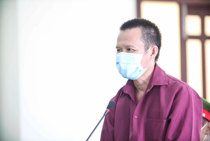 Nhưng chưa đầy 48 giờ sau khi gây án, Minh bị bắt khi vừa đi xe về đến ấp Hòa Thành, xã Ngọc Định, huyện Định Quán, tỉnh Đồng Nai. Quá trình điều tra, cơ quan điều tra xác định, sau khi sát hại chị D., đối tượng Trương Công Minh cướp tài sản của nạn nhân với tổng giá trị trên 170 triệu đồng. Trương Công Minh bị khởi tố, truy tố về các tội Giết người và Cướp tài sản.