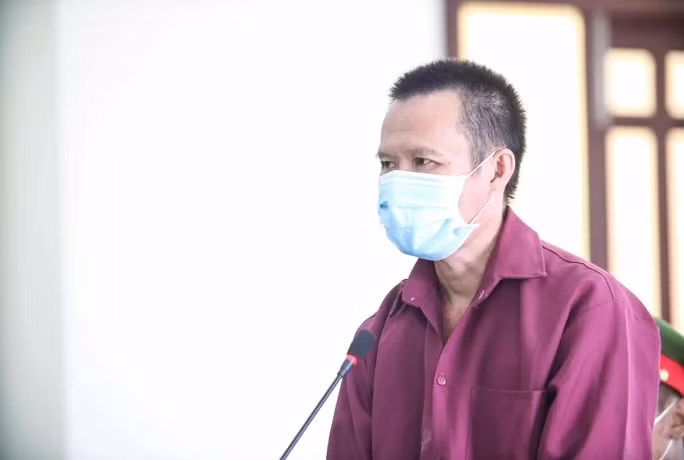 Nhưng chưa đầy 48 giờ sau khi gây án, Minh bị bắt khi vừa đi xe về đến ấp Hòa Thành, xã Ngọc Định, huyện Định Quán, tỉnh Đồng Nai. Quá trình điều tra, cơ quan điều tra xác định, sau khi sát hại chị D., đối tượng Trương Công Minh cướp tài sản của nạn nhân với tổng giá trị trên 170 triệu đồng. Trương Công Minh bị khởi tố, truy tố về các tội Giết người và Cướp tài sản.