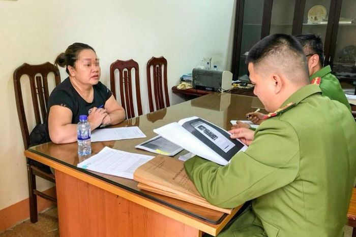 Bắt người phụ nữ cho vay lãi nặng thu lợi bất chính 6 tỷ đồng Bat nguoi phu nu cho vay lai nang thu loi bat chinh 6 ty dong