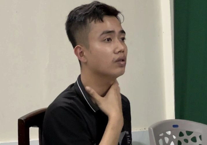 Đáng chú ý, để che giấu hành vi phạm tội, Khoa đã dùng dao phân tử thi của nạn nhân thành nhiều phần, bỏ vào túi nylon đen, đem đi phi tang tại khu vực bụi cây rậm rạp ven đường nội bộ khu Công nghệ cao TP Thủ Đức, thuộc phường Tăng Nhơn Phú A, TP Thủ Đức. 