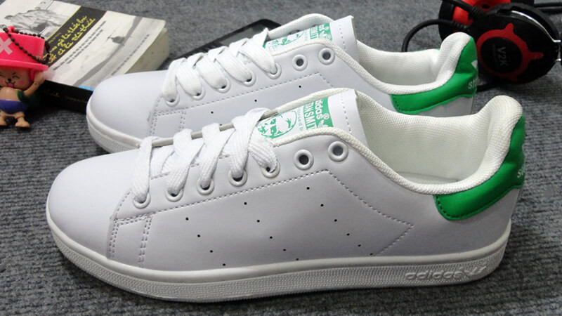 Tiếp tục rà soát, các trinh sát nhận được thông tin quan trọng, Long vốn có một đôi giầy thể thao giống với vết giầy mà công an thu thập được tại hiện trường vụ án. Thêm đó, có hai người cho biết, ngày 7/10, khi đến đón Long ngay khu vực ngã 3 gần hiện trường thì phát hiện tên này bị thương ở tay. Long giải thích đó là do bị chém. (Ảnh minh họa, nguồn internet) 