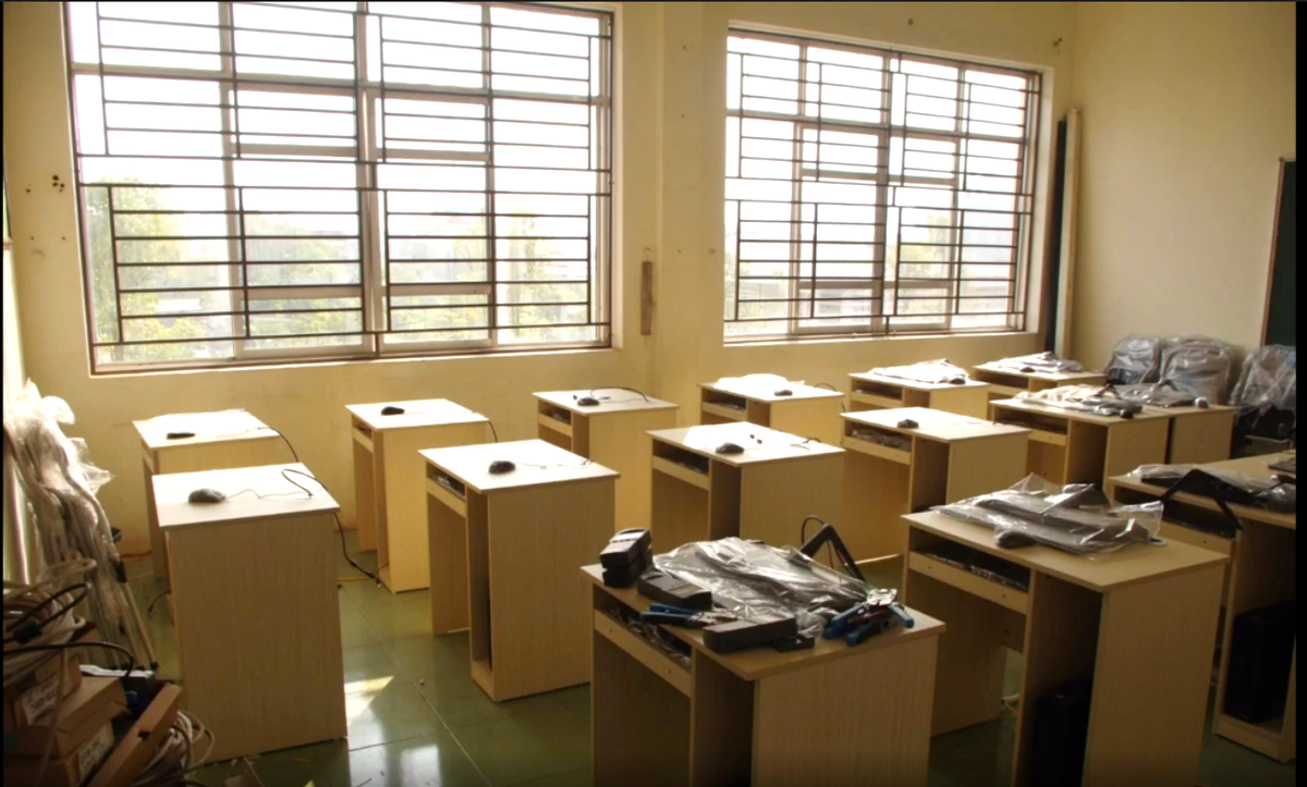 Bắt 3 học sinh trộm nhiều thiết bị máy tính của trường Bat 3 hoc sinh trom nhieu thiet bi may tinh cua truong