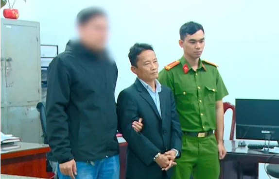 Bình có quá khứ khá bất hảo, từng có tiền án, tiền sự về tội “Mua bán trái phép chất ma túy” và “Cố ý gây thương tích”. Sở dĩ Nguyễn Thanh Bình có biệt danh là Bình "con" vì dáng người nhỏ con. Hơn 10 năm về trước, Bình "con" thường xuyên đánh bóng thương hiệu Công ty TNHH Dịch vụ Tổng hợp Thiên Bình do mình làm Chủ tịch Hội đồng quản trị và đã được tặng kỷ niệm chương “Doanh nhân thành đạt vì sự phát triển bền vững”.