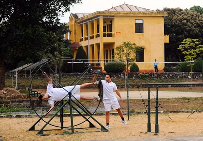 Trong các môn thể thao hàng không thì quay trụ và đu quay hàng không là vất vả nhất.