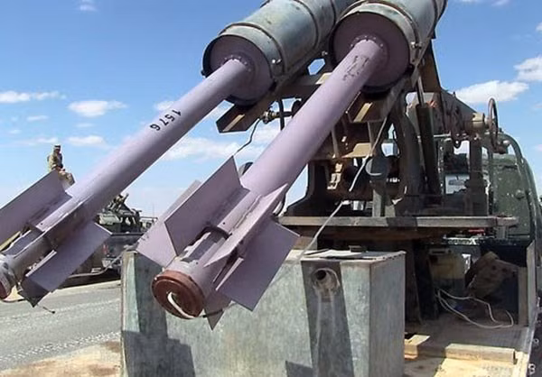 Đạn rocket tự chế của lực lượng dân quân ủng hộ Quân đội Syria.