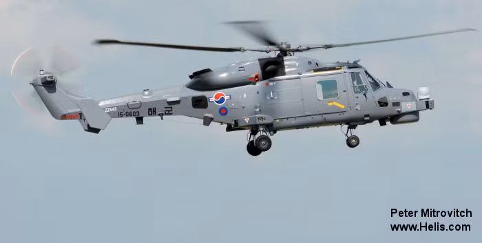 Các trực thăng săn ngầm AW159 ban đầu dự kiến bàn giao vào quý III năm 2015, nhưng sau đó bị trì hoãn để kiểm soát SAT. "Các bài thi SAT kéo dài hơn dự kiến, nhưng chúng tôi đang làm việc với khách hàng để giảm tác động tới toàn bộ chương trình", đại diện của hãng sản xuất đã nói với Jane's trong tháng 2/2016 tại Singapore Airshow.