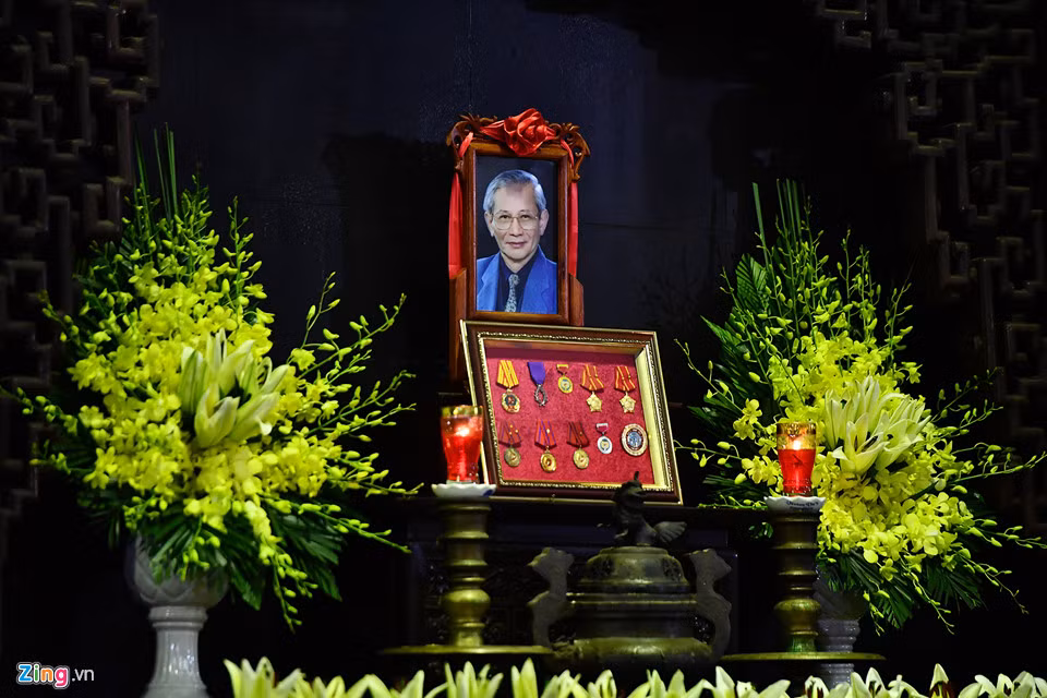 Lanh dao Dang, Nha nuoc va ban be tien biet giao su Phan Huy Le