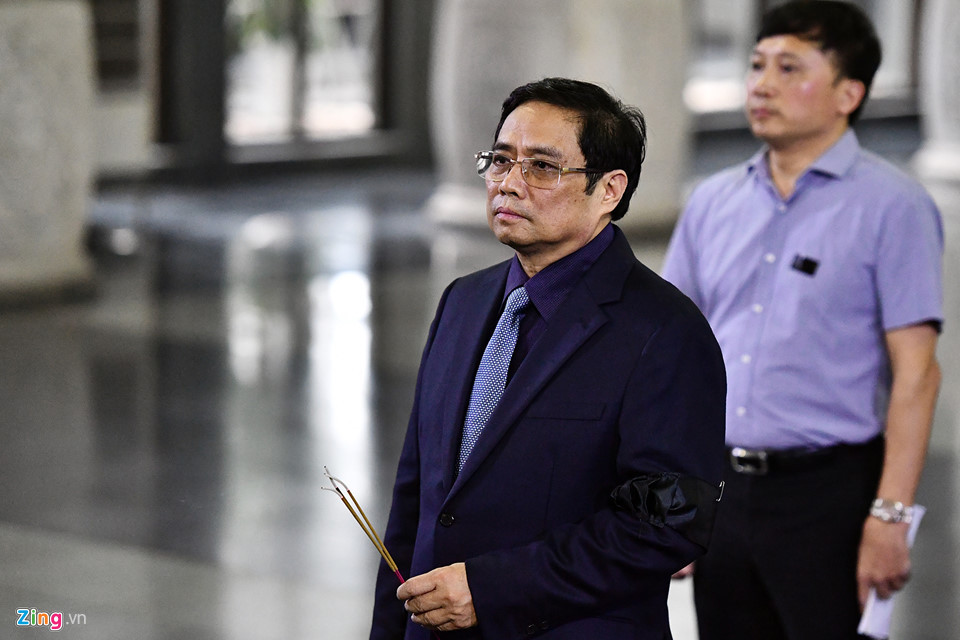 Trưởng Ban tổ chức Trung ương Phạm Minh Chính đến tiễn biệt giáo sư Phan Huy Lê.