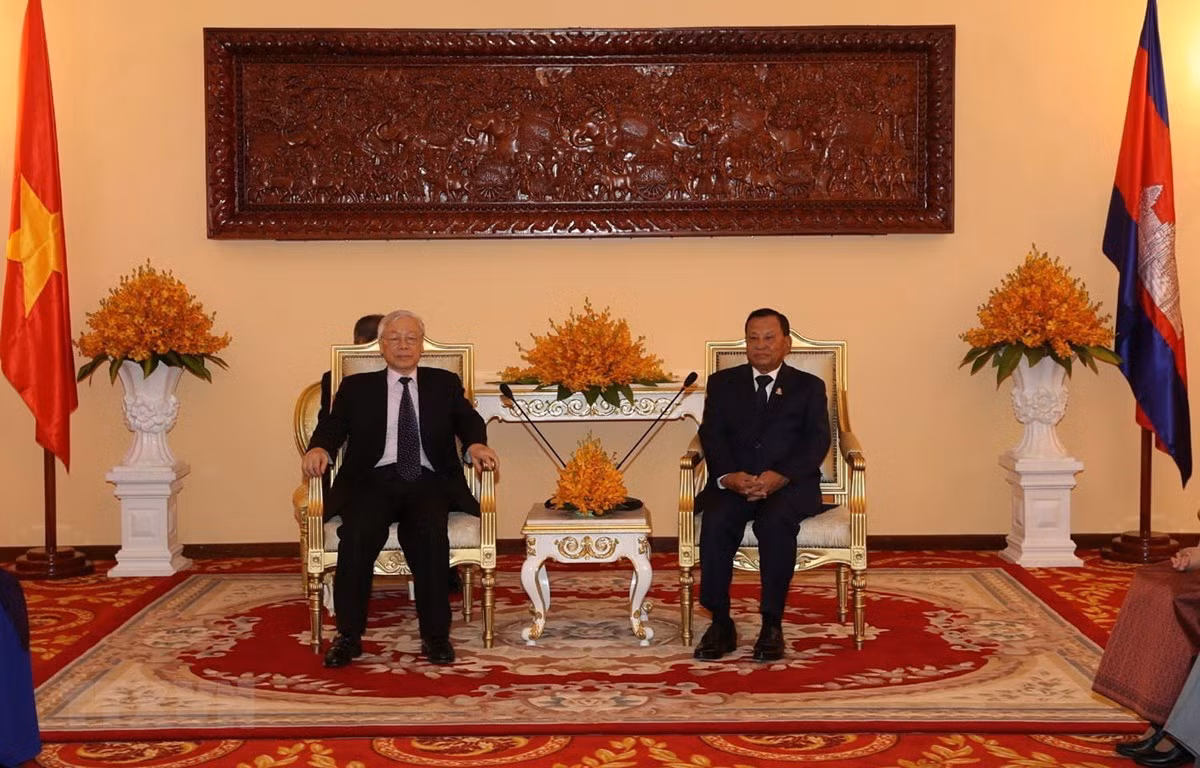 Khong ngung cung co, phat trien quan he Viet Nam-Campuchia