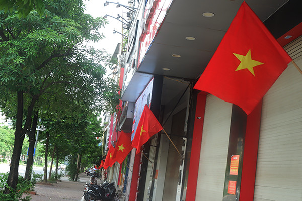 Tất cả được trang hoàng rực rỡ cờ, hoa, băng rôn, áp phích… chào mừng 76 năm Quốc khánh nước Cộng hòa xã hội chủ nghĩa Việt Nam (2/9/1945 - 2/9/2021).