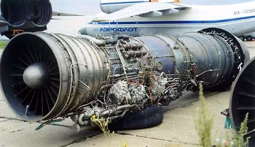 Vào tháng 8/2018, các tập đoàn thiết kế máy bay của Nga tuyên bố công việc thiết kế một mẫu máy bay đánh chặn thế hệ tiếp theo nhằm thay thế MiG-31 đã bắt đầu. Theo quy ước đặt tên cho các dự án máy bay thế hệ mới của Nga, dự án đánh chặn mới được gọi là PAK DP, hay máy bay đánh chặn tầm xa của Tổ hợp hàng không tiềm năng.