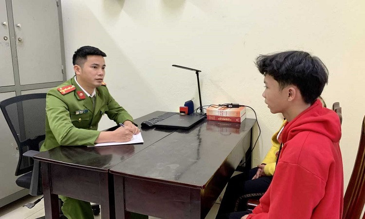 Nam thiếu niên 15 tuổi dàn cảnh cướp iPhone 14 Pro Max ở Vĩnh Phúc Nam thieu nien 15 tuoi dan canh cuop iPhone 14 Pro Max o Vinh Phuc