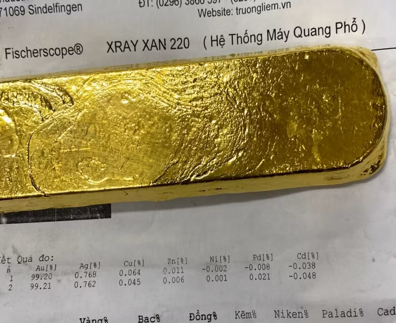 Cơ quan CSĐT nhận định đây là đường dây buôn lậu có tính chất chuyên nghiệp, được tổ chức chặt chẽ, có nhiều đối tượng tham gia. Trong đó có cả các đối tượng người Campuchia, hoạt động xuyên suốt, liên tục nhiều năm liền trên tuyến biên giới, ngay cả thời gian dịch bệnh COVID-19 diễn biến phức tạp, nhưng chưa bị cơ quan nào phát hiện, điều tra, xử lý. (Ảnh: Người lao động) 