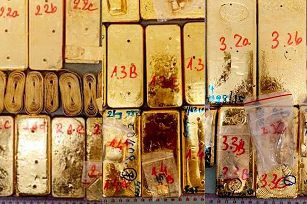 Khoảng 7h30 cùng ngày, Minh cùng Lộc, Hải, Phước dùng ghe vận chuyển USD sang Campuchia giao cho ông Tuốt, bà Hía và bà Pha Na (người Campuchia). Sau khi giao tiền xong, Lộc ở lại Campuchia chờ nhận vàng. Theo sự chỉ đạo của Nguyễn Hoàng Út, các đối tượng cố tình chạy ghe tốc độ cao qua chốt để lực lượng liên ngành chặn bắt, kiểm tra nhằm thăm dò tình hình, chuẩn bị cho việc vận chuyển vàng lậu về Việt Nam. Lúc này, Út cũng ở khu vực biên giới canh đường. (Ảnh: Vietnamnet)