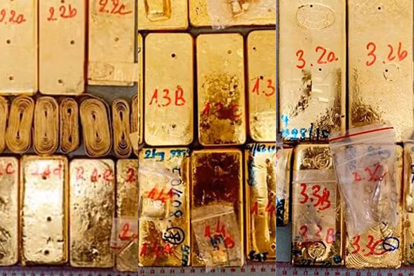 Khoảng 7h30 cùng ngày, Minh cùng Lộc, Hải, Phước dùng ghe vận chuyển USD sang Campuchia giao cho ông Tuốt, bà Hía và bà Pha Na (người Campuchia). Sau khi giao tiền xong, Lộc ở lại Campuchia chờ nhận vàng. Theo sự chỉ đạo của Nguyễn Hoàng Út, các đối tượng cố tình chạy ghe tốc độ cao qua chốt để lực lượng liên ngành chặn bắt, kiểm tra nhằm thăm dò tình hình, chuẩn bị cho việc vận chuyển vàng lậu về Việt Nam. Lúc này, Út cũng ở khu vực biên giới canh đường. (Ảnh: Vietnamnet)