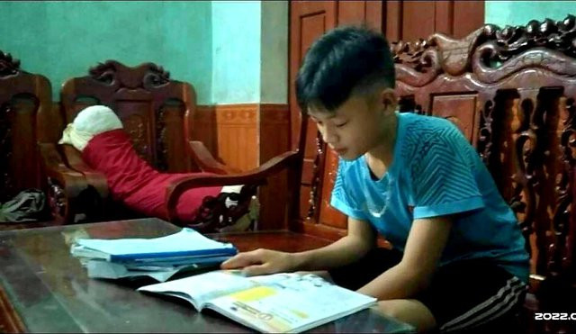  Nam sinh lớp 8 cứu hai em nhỏ đuối nước: Ngày 23/4, trong lúc chơi đùa cạnh kênh N1 thuộc hệ thống thủy lợi sông Rác chảy qua thôn 5 (xã Cẩm Minh, huyện Cẩm Xuyên, Hà Tĩnh), hai em V.T.A. và L.T.D. (cùng học lớp 6, Trường THCS Minh Lạc; ở xã Cẩm Minh) không may trượt chân rơi xuống và bị dòng nước đẩy ra khu vực kênh sâu khoảng 2-3m, gây nguy hiểm đến tính mạng.