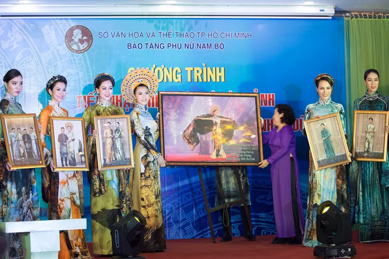 Bức ảnh mặc áo dài của Ngọc Duyên sẽ được trưng bày tại Bảo tàng Phụ nữ Nam Bộ, TP HCM.