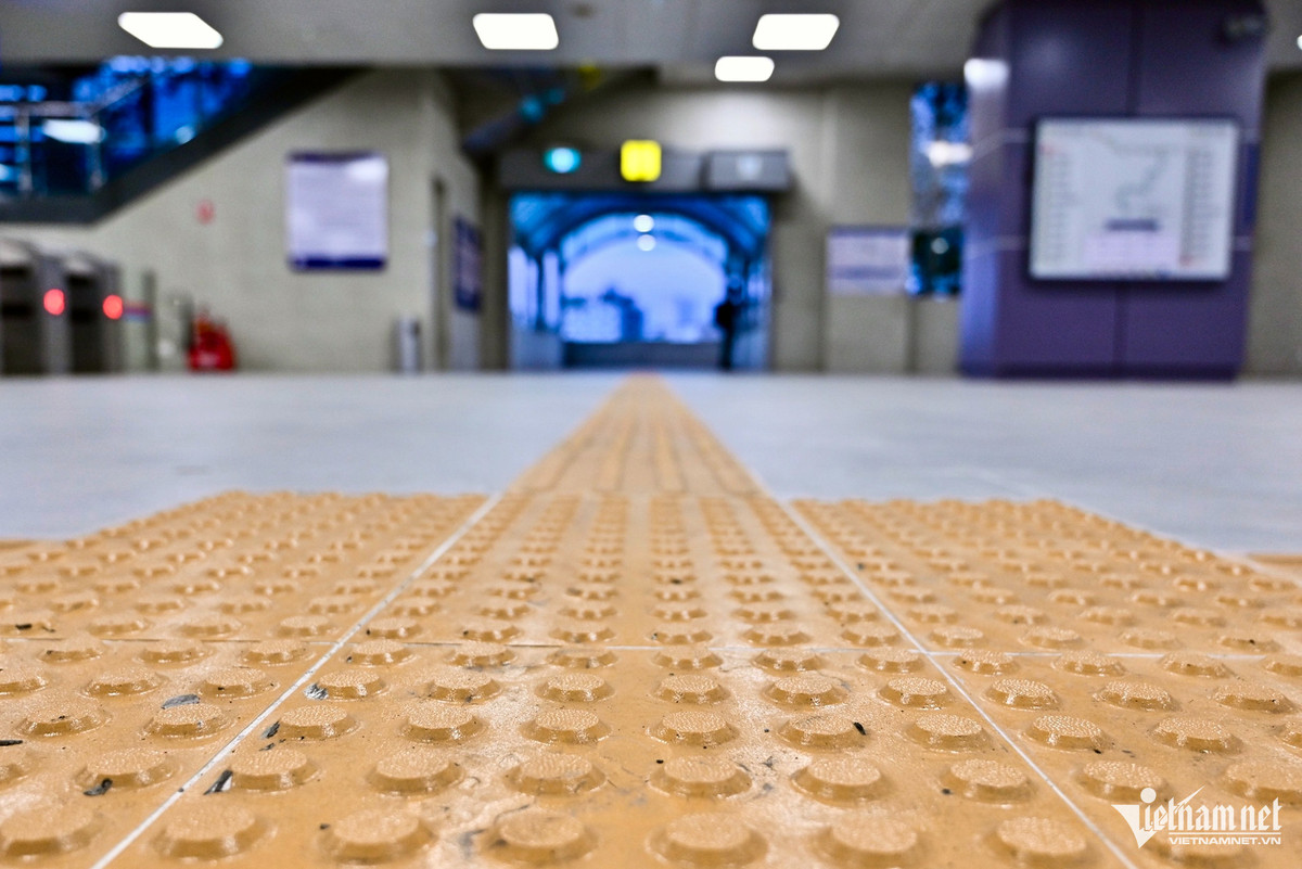 Metro Nhổn - ga Hà Nội chính thức chạy miễn phí đón khách - Hình 6 Metro Nhon - ga Ha Noi chinh thuc chay mien phi don khach-Hinh-6