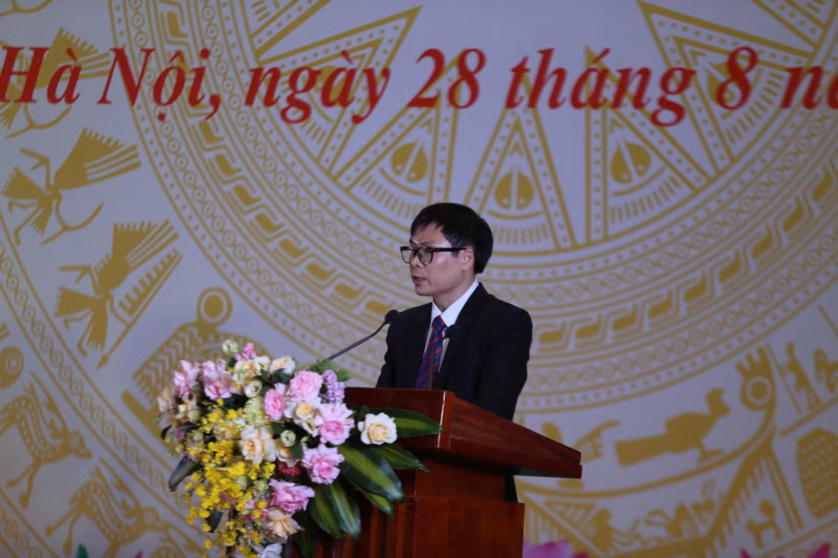 Lễ tôn vinh trí thức Khoa học và Công nghệ tiêu biểu năm 2024 - Hình 18 Le ton vinh tri thuc Khoa hoc va Cong nghe tieu bieu nam 2024-Hinh-18